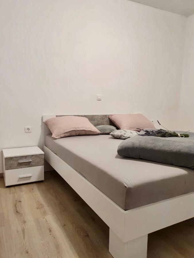 Jovici  Apartman Skolj מראה חיצוני תמונה