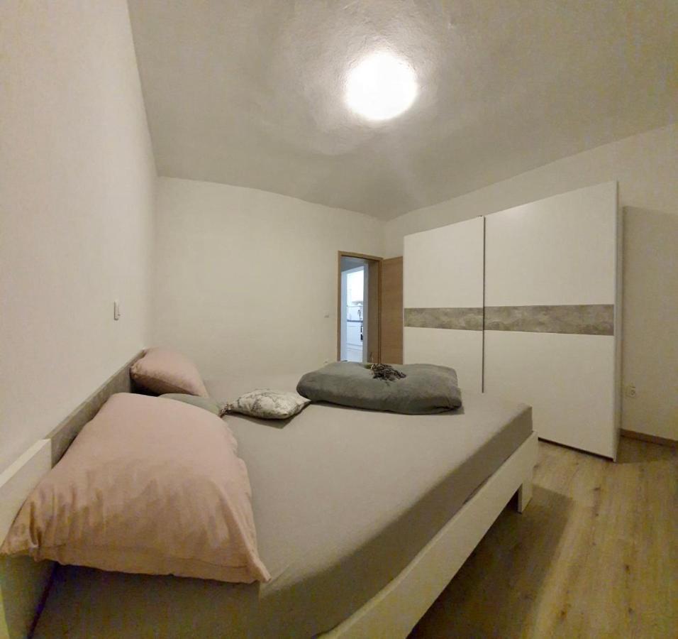 Jovici  Apartman Skolj מראה חיצוני תמונה