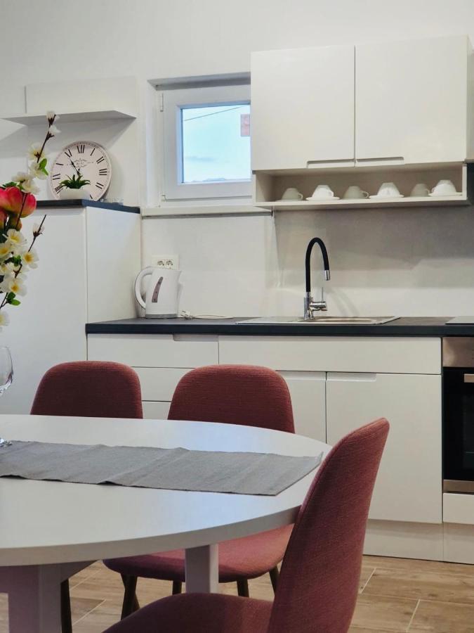 Jovici  Apartman Skolj מראה חיצוני תמונה